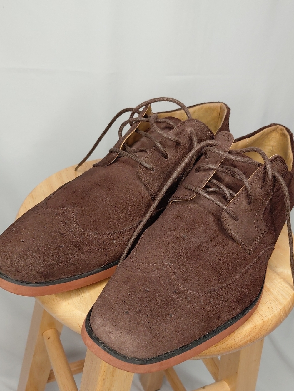 Men's Brown Suede Wingtip Derby Shoes — Classic Lace-Up